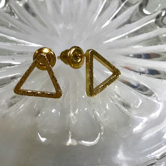 Gold Triangle Stud Earrings NEW - Picture 4 of 4